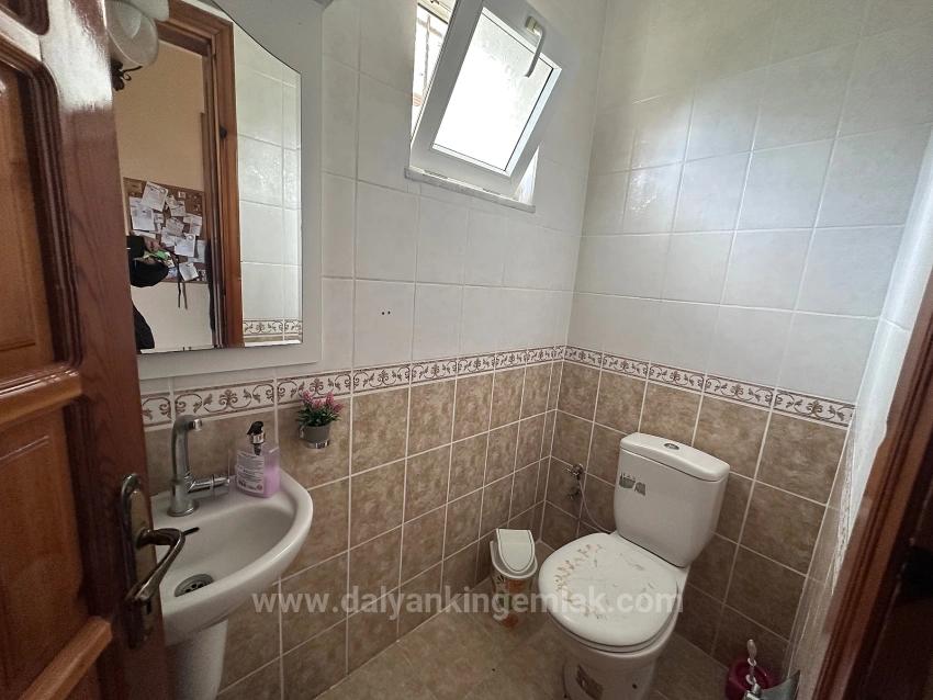 Charaktervolle Villa Auf Einem 500 M² Großen Privatgrundstück – Bietet Großes Potenzial.