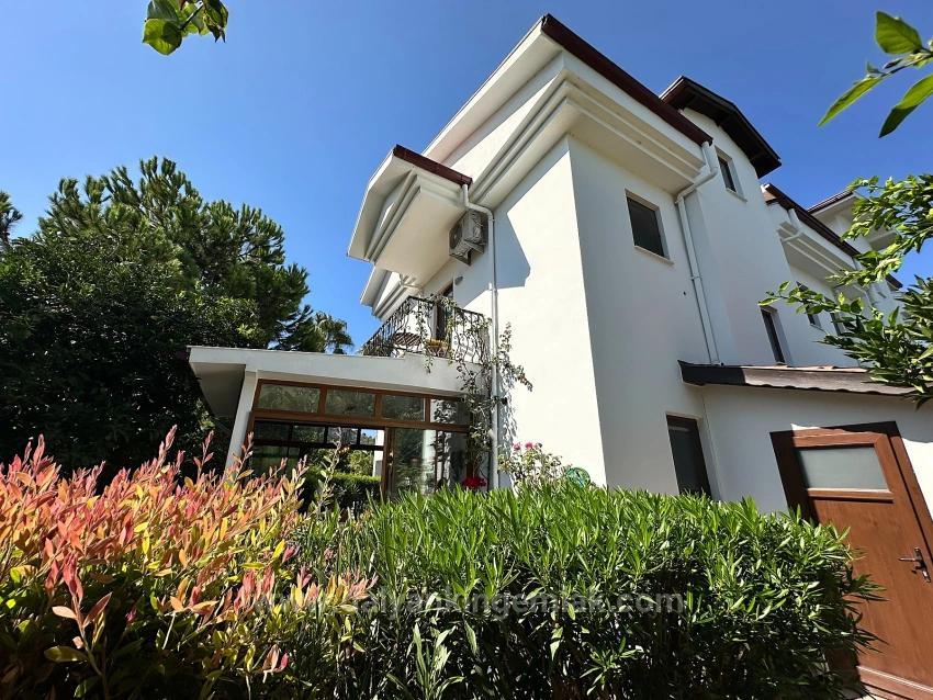 Doppelhaushälfte Mit Gemeinschaftspool Im Bezirk Dalyan Osmanağalar