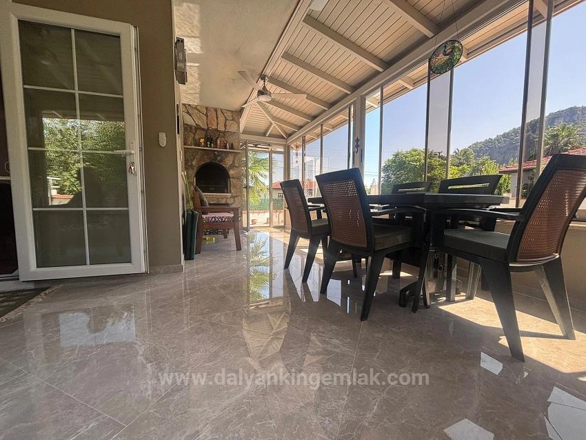 Ein Friedlicher Rückzugsort Inmitten Der Natur – Freistehende Villa In Marmarlı