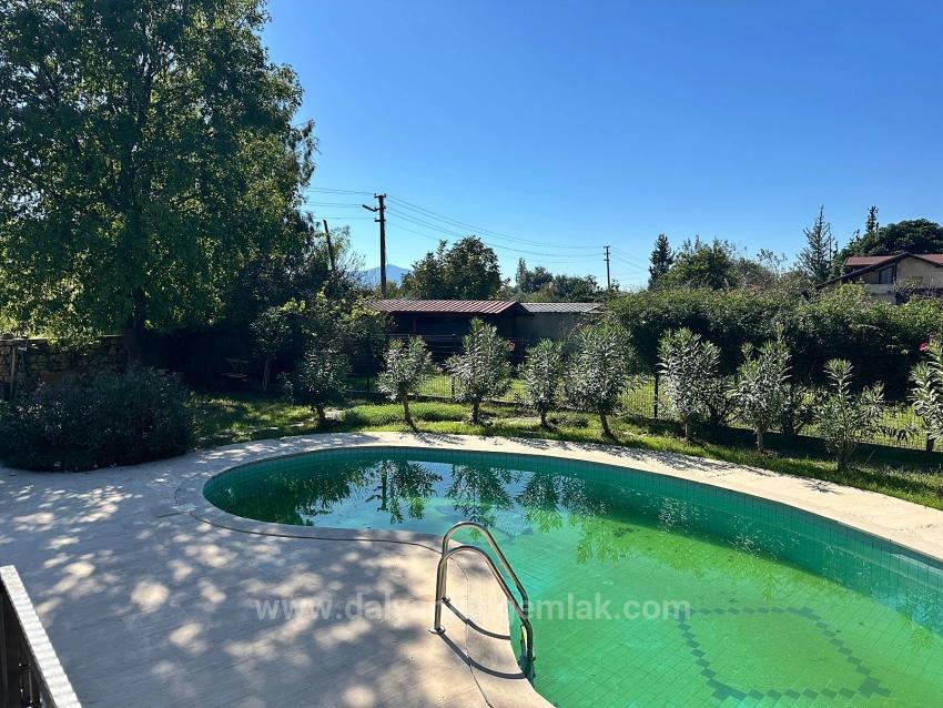 Traditioneller Bungalow (3+1 Schlafzimmer) Mit Privatem Pool Und Blick Auf Montenegro – Langzeitmiete
