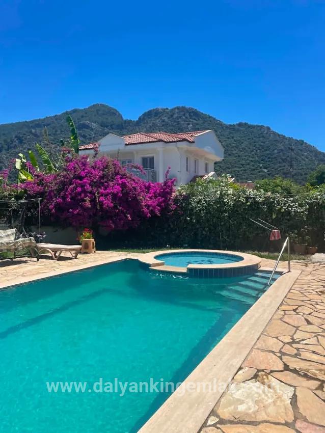 Bungalow Zum Verkauf In Der Gegend Von Dalyan Arıkbaşı