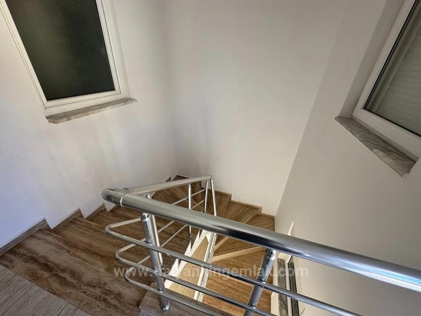 Großartige Gelegenheit Für Zwei Wohneinheiten – Unbegrenztes Potenzial Auf Einem 1.000 M² Großen Grundstück