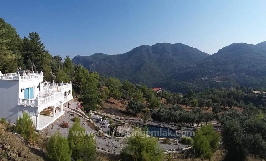 Luxuriöse Villa Mit 7 Schlafzimmern Und Unvergleichlichem Meerblick In Gökbel