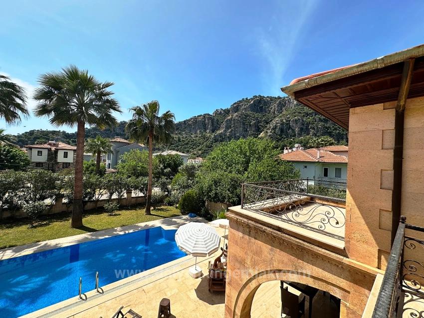 Eine Unvergleichliche, Palastartige Villa Im Herzen Von Dalyan.