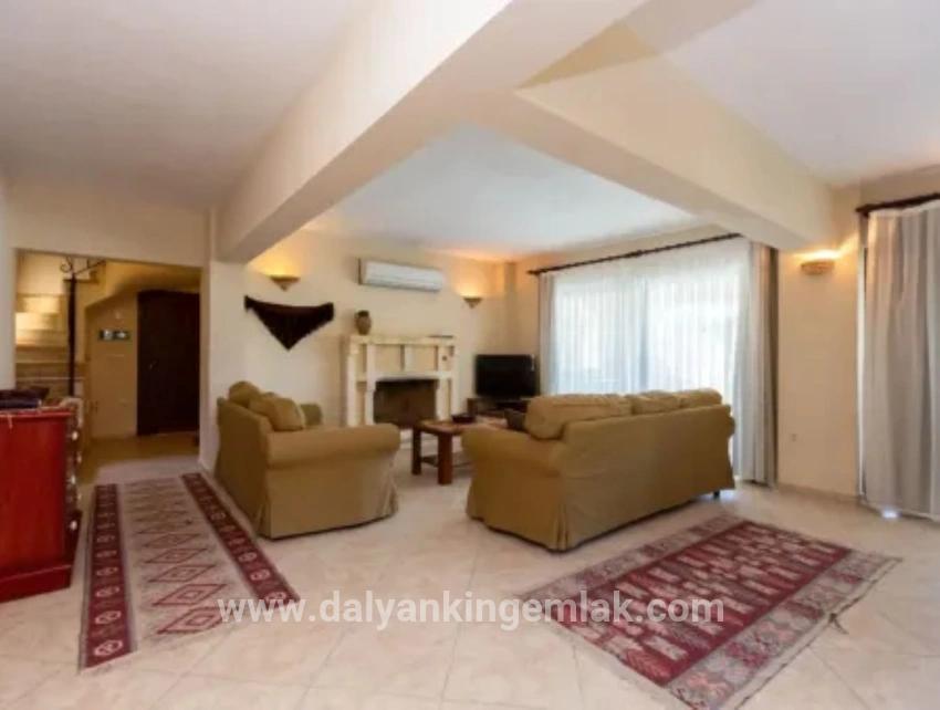3+1-Zimmer Villa Zu verkaufen in Gökbel Bz. Ortaca - 909 m²