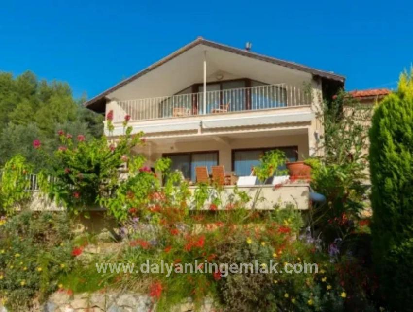 3+1-Zimmer Villa Zu verkaufen in Gökbel Bz. Ortaca - 909 m²