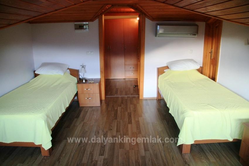 Luxuriöse Naturvilla Auf Einem 6.000 M² Großen Privatgrundstück