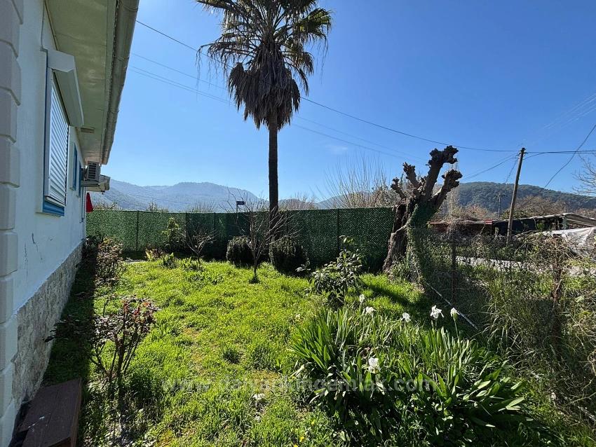 Privater Bungalow Zum Verkauf In Ortaca Okçular, Gelegen In Einem 459 M² Großen Garten!