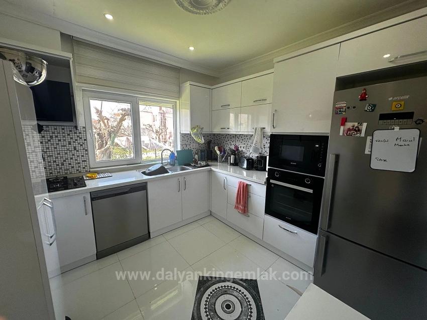 Privater Bungalow Zum Verkauf In Ortaca Okçular, Gelegen In Einem 459 M² Großen Garten!