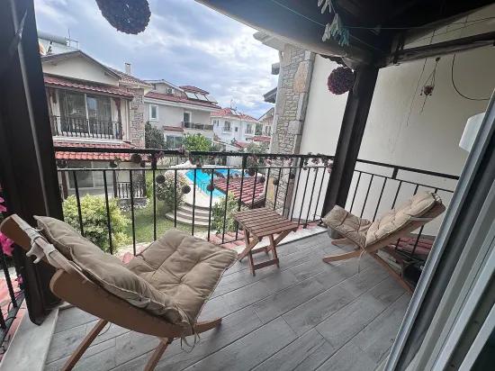 Dalyanda 1. Etage Apartment und geräumiger schöner Garten