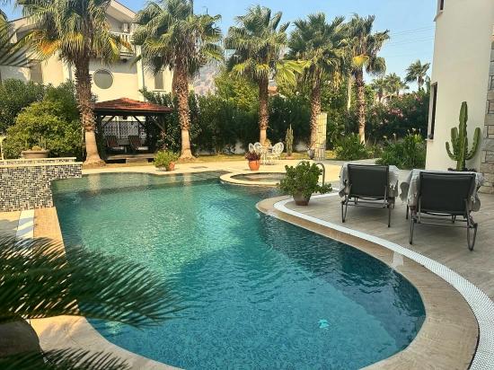 Ein Verstecktes Juwel Im Maraş-Viertel Von Dalyan