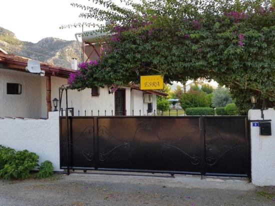 Freistehendes Bungalow Mit Investitionspotenzial In Der Gegend Von Dalyan