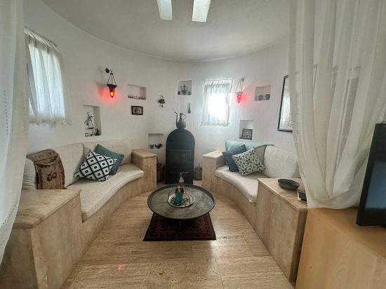 Einzigartige Mediterrane Villa Mit Separatem Apartment