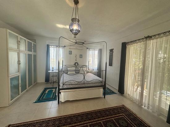 Einzigartige Mediterrane Villa Mit Separatem Apartment