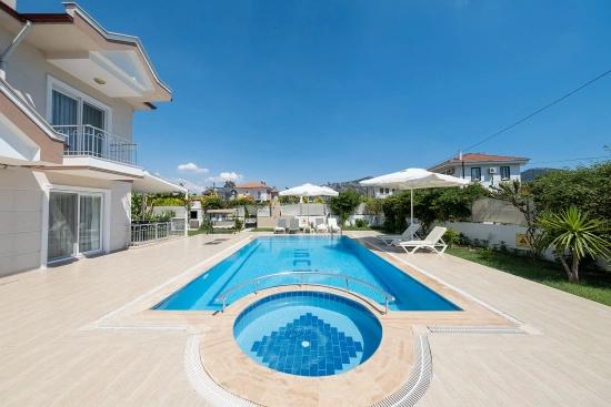 Versteckte Und Elegante Villa Mit 4 Schlafzimmern In Gülpınar – Villa İnci