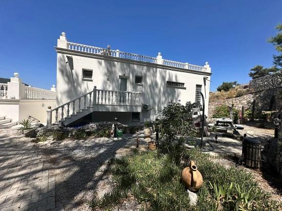 Luxuriöse 7-Zimmer-Villa Mit Unvergleichlichem Meerblick In Gökbel – Prestigeträchtiges Anwesen Auf Einem 5.000 M² Großen Grundstück