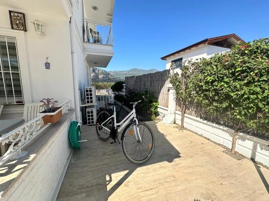 Villa Iris Ist Eine Moderne Doppelhaushälfte Mit Gemeinschaftspool.