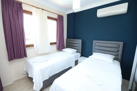 Stilvolle Und Komplett Renovierte Privatvilla Mit Blick Auf Montenegro – Memphis Blue