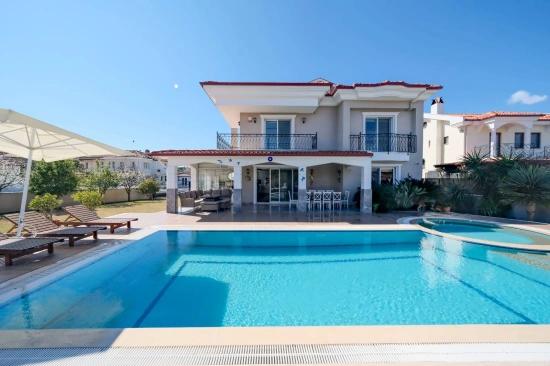 Luxuriöse Freistehende Villa Zum Verkauf In Dalyan Gülpınar