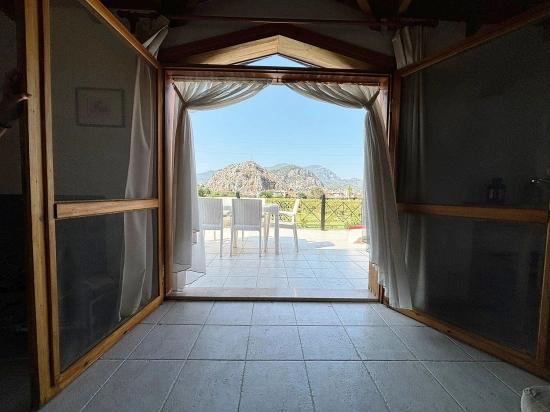 Eine Zeitlose Villa Im Einklang Mit Der Natur.