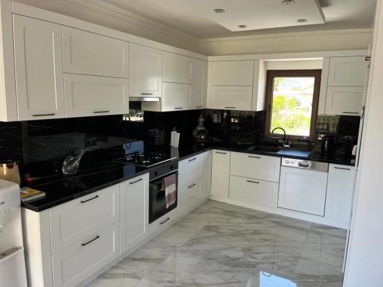 Zeitloser Luxus Mit Blick Auf Die Landschaft