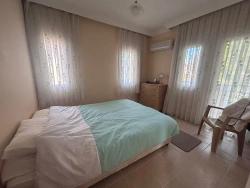 Villa Mit Gemeinschaftspool In Einer Kleinen, Abgeschlossenen Wohnanlage