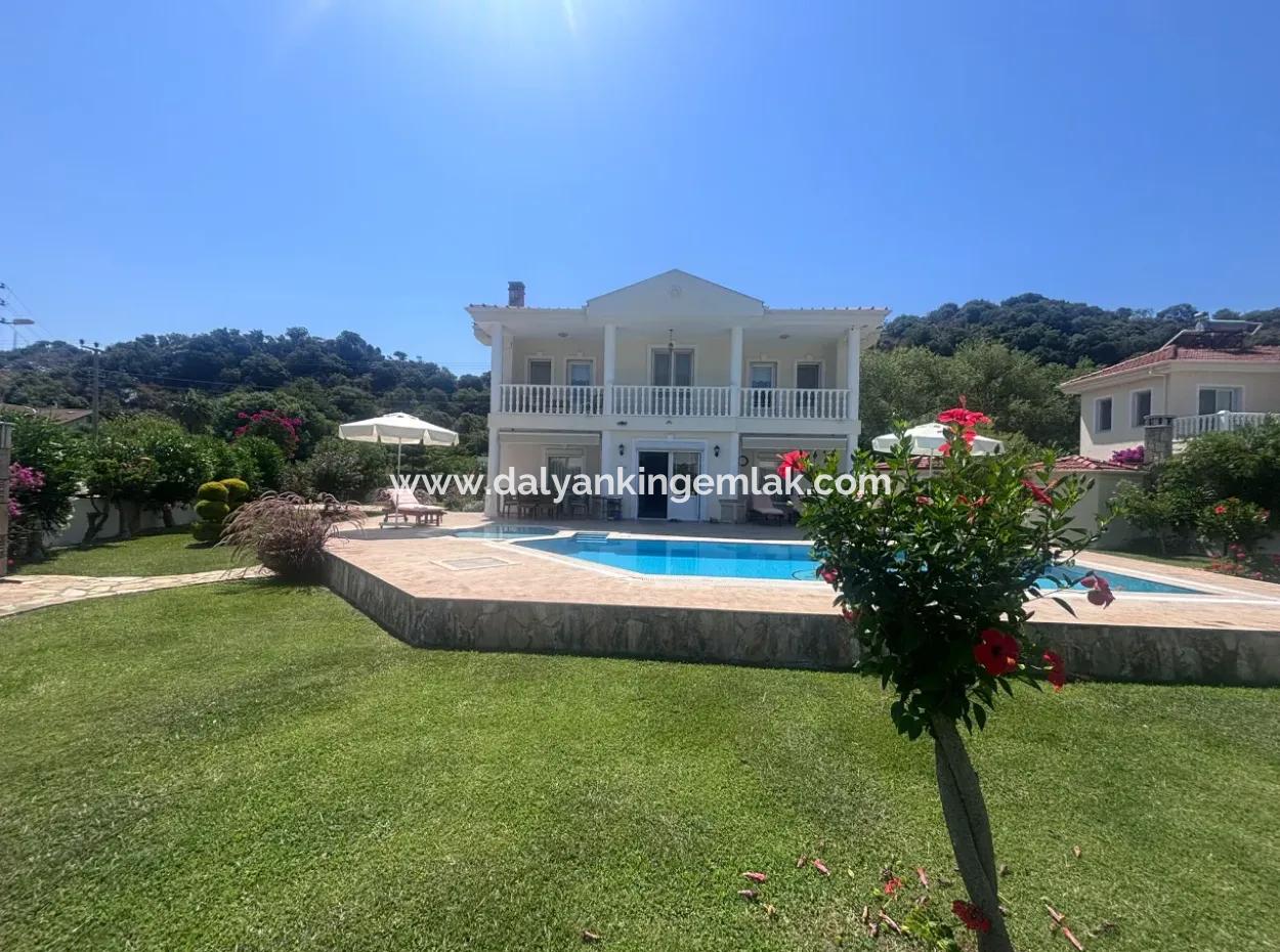 Stunning Villa With Tomb Views