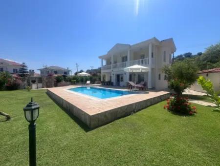 Stunning Villa With Tomb Views