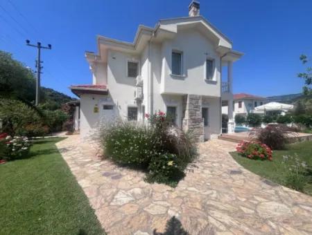 Stunning Villa With Tomb Views