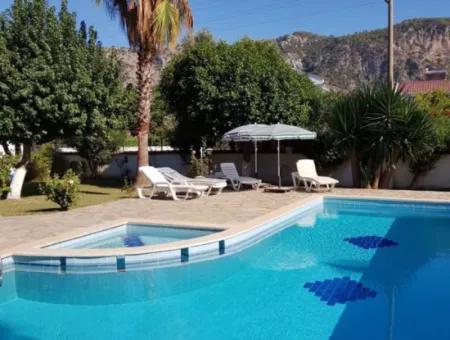 Charming Bungalow With Investment Potential