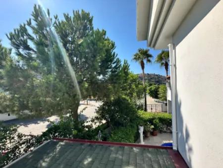 Stylish Semi-Detached Villa