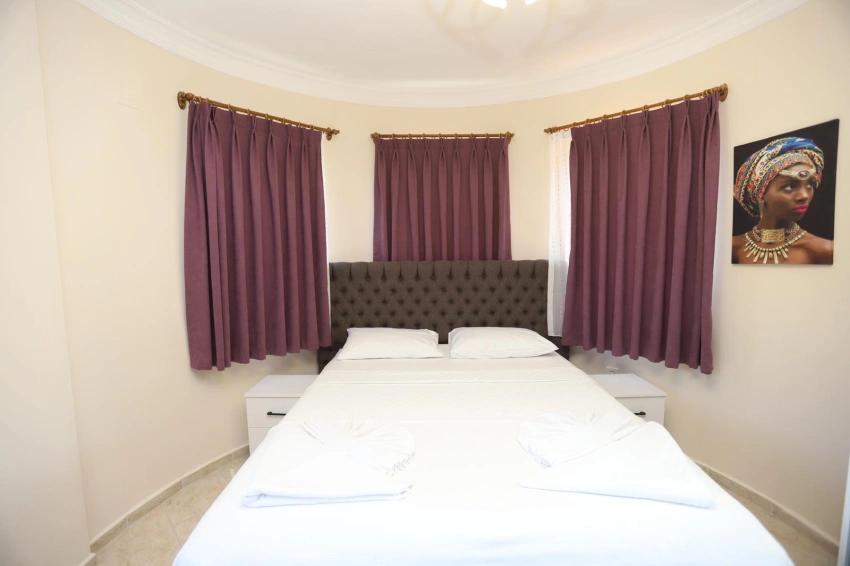 Stylish And Fully Renovated Private Villa With Mountian Views – Memphis Blue