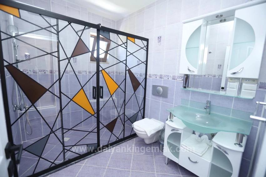 Stylish And Fully Renovated Private Villa