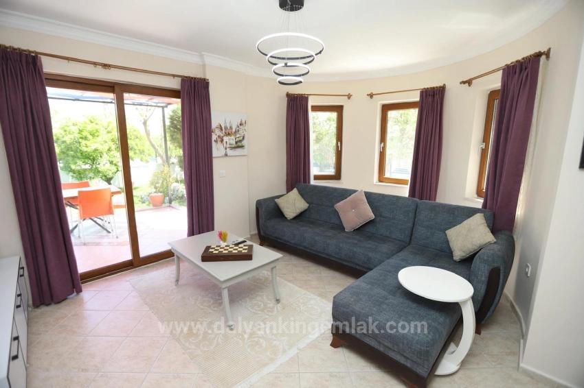 Stylish And Fully Renovated Private Villa