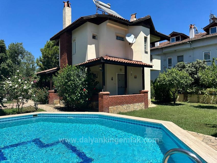 Villa With Shared Pool In A Small Gated Community
