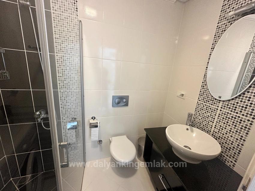 Modern Elegance Integrated With The River