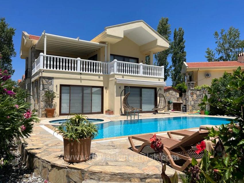 4+1 Bedroom Villa For Sale in Dalyan Nbh. Ortaca - 800 m²