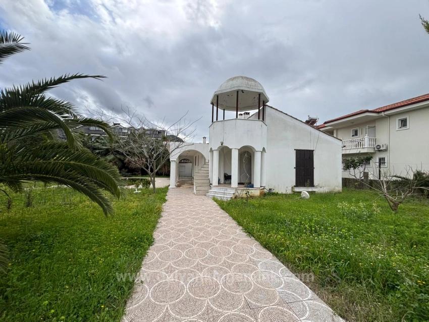 An Architecturally Unique Living Space