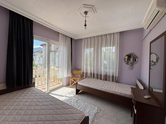 Characterful Villa Offers Great Potential.