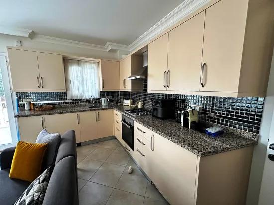 Contemporary Ground Floor Apartment