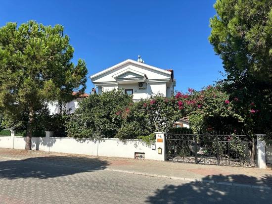 Semi-detached Villa With Shared Pool In Dalyan Osmanağalar District