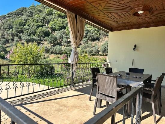 3+1 Traditional Bungalow With Private Pool And Montenegro View – Long Term Rental