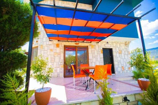 Stylish And Fully Renovated Private Villa