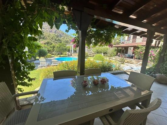 Two-Bedroom Villa In A Charming Complex In Gülpınar, Dalyan.