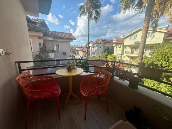 First Floor, Stylish And Well-Maintained One-Bedroom Apartment