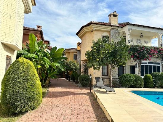 Duplex Villa For Sale In A Quiet And Peaceful Complex In The Center Of Dalyan.