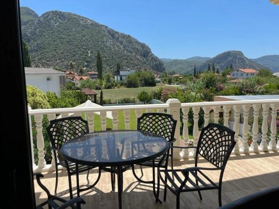 Stunning Villa with Endless Views