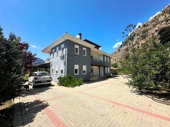 Luxury Nature Villa Located On A 6,000 M² Private Plot