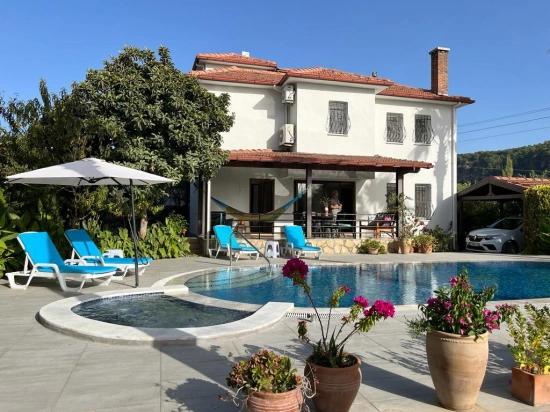 Duplex For Sale In Dalyan Okçular On A 1000 M2 Plot