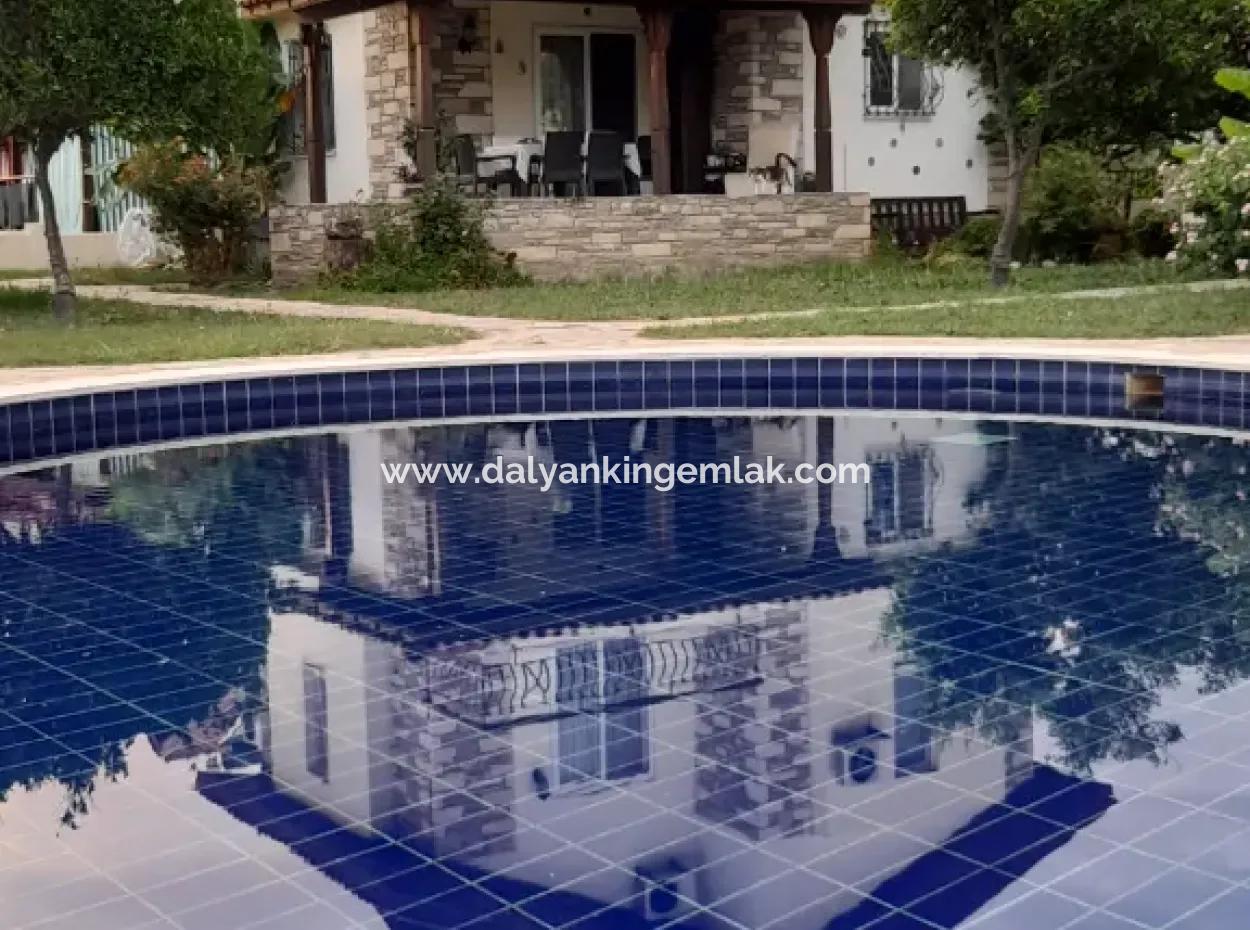 Detached Villa On A Complex